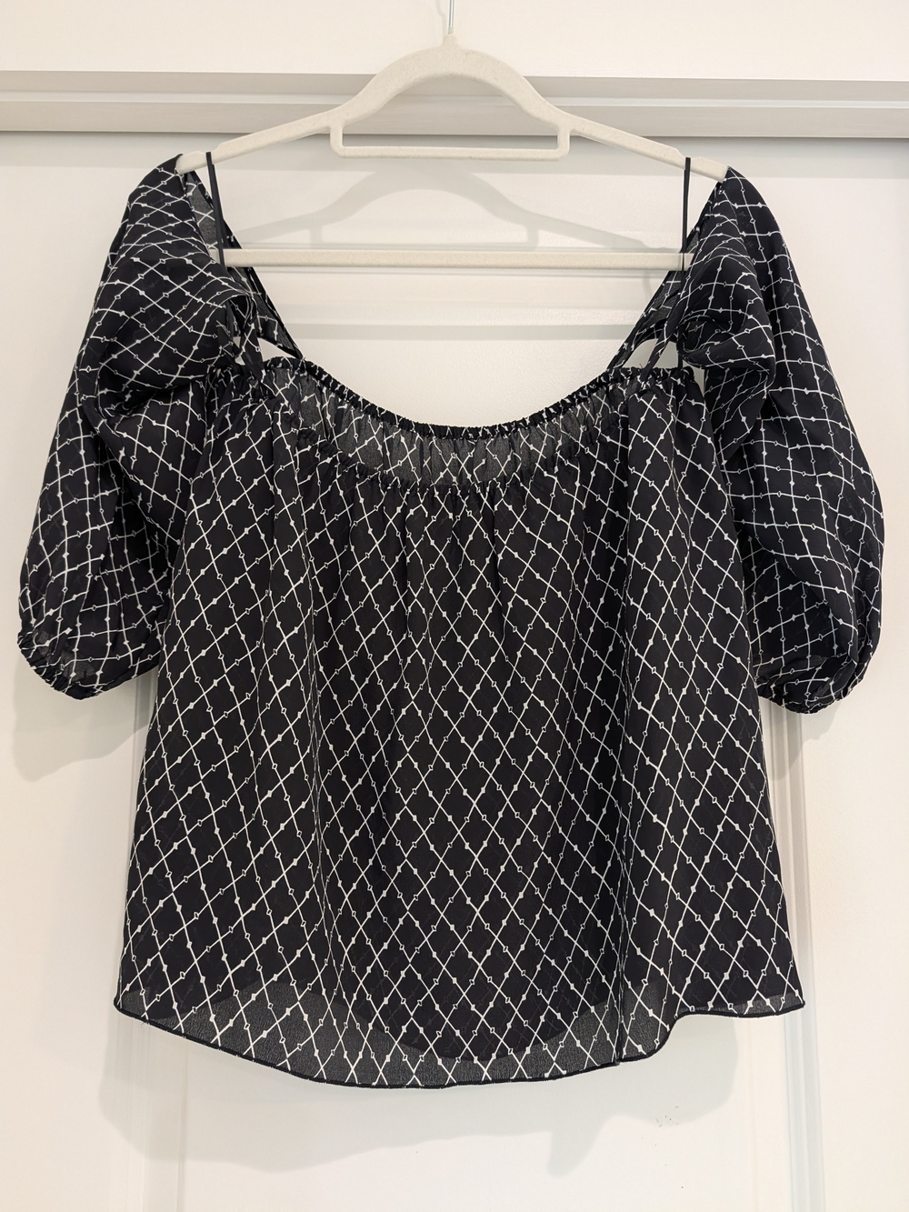 Merit Charles Silk Geometric Puff Sleeve Blouse in Black & White Size Medium